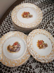 Antigüedades: CONJUNTO DE PLATITOS PORCELANA SANTA CLARA (VIGO)- MAH, CON ESCENAS CASAS CLÁSICAS. 15CM.